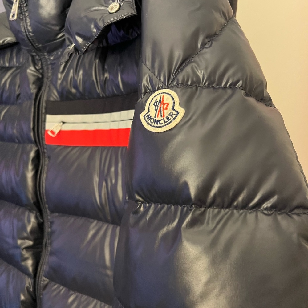 Moncler Down Jacket. Size 3 (Large) Navy blue.
